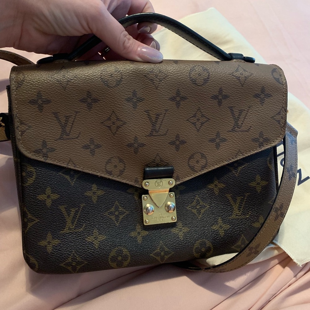 Louis Vuitton Metis Reverse W/ receipt